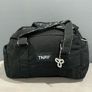 TNA ARITZIA OVERNIGHT DUFFLE BAG
